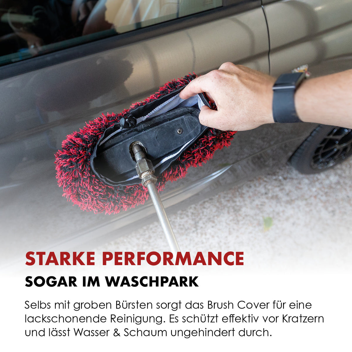 Brush Cover wird über den Kopf einer Waschbürste gezogen