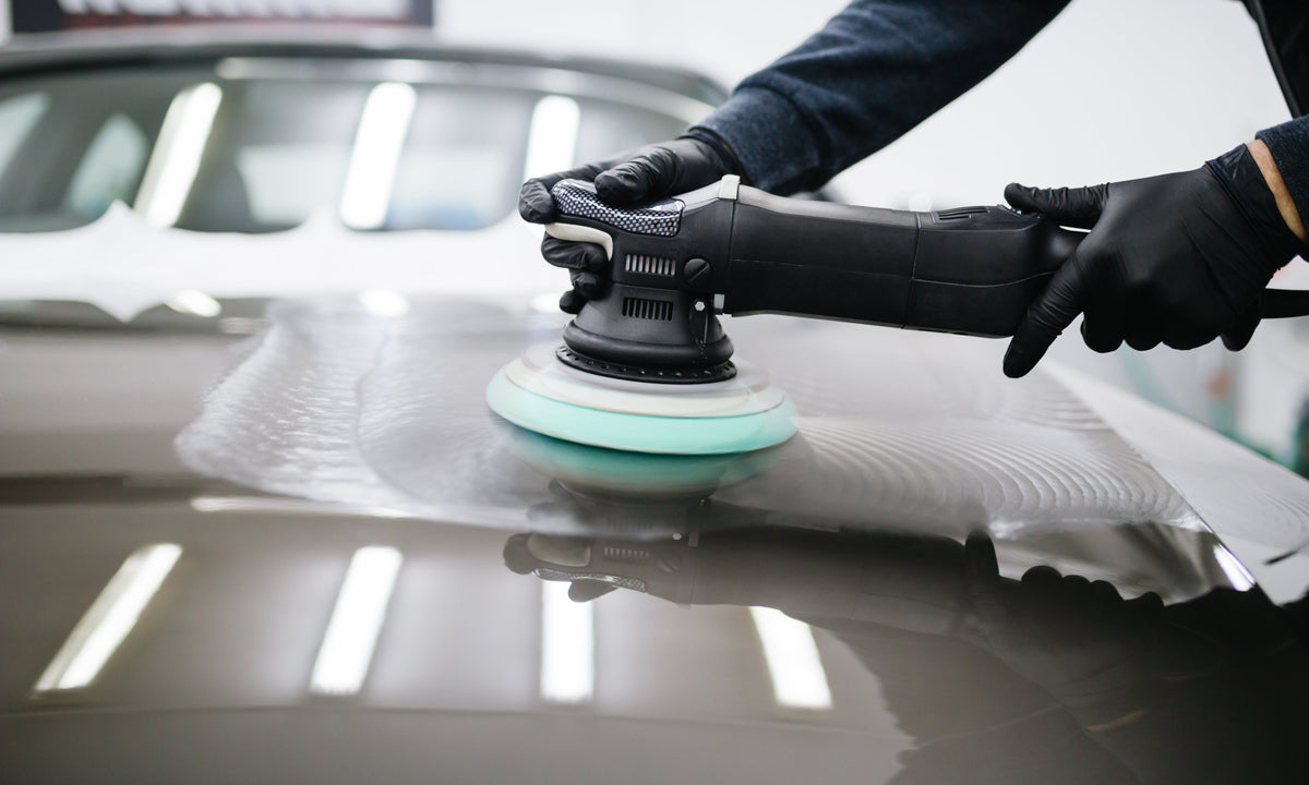 Safe-Shield: imagen de cabecera sobre los fundamentos del pulido del coche, el brillo y la protección
