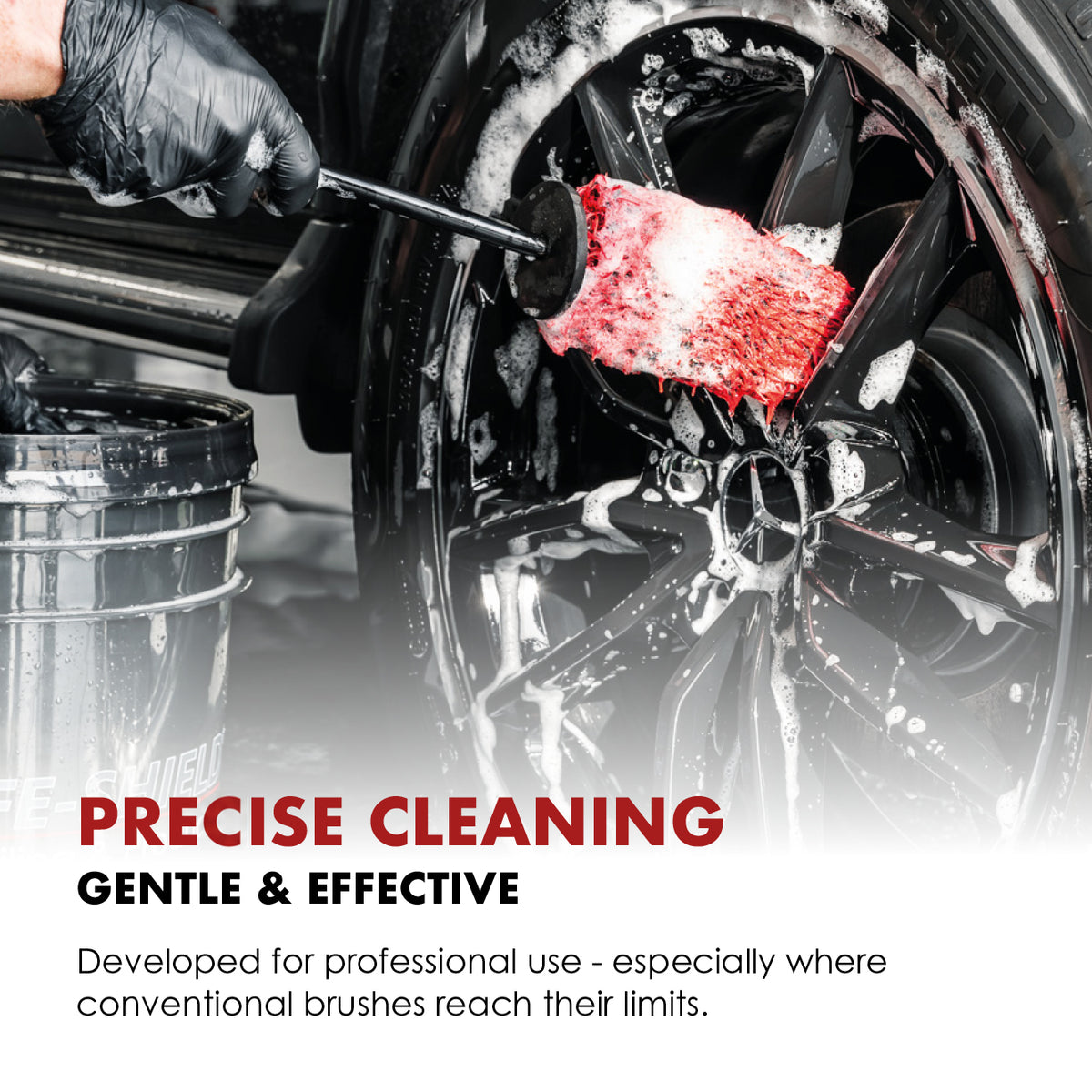 Flat wheel brush cleaning between wheel spokes