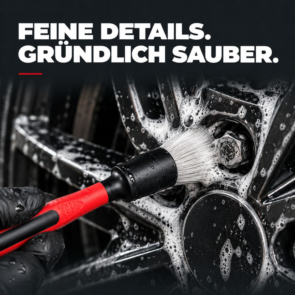 Safe-Shield Detailing-Pinsel Allround reinigt mit feinen Borsten die Vertiefung rund um eine Radschraube.